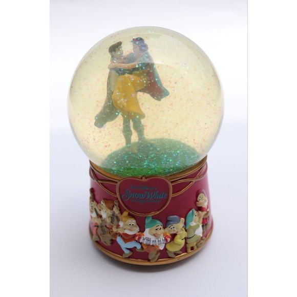 Disney Accessories Vintage Snow White Snow Globemedium Disney